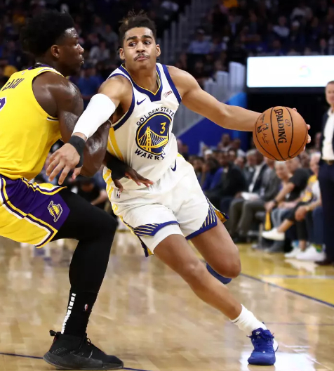 静候足协杯决赛，苏州奥体中心的草皮已换新