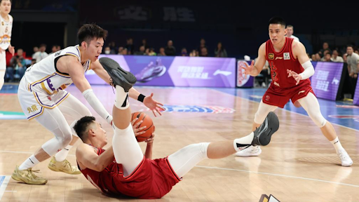 英超球队伤病更新：曼城多名球员缺阵,